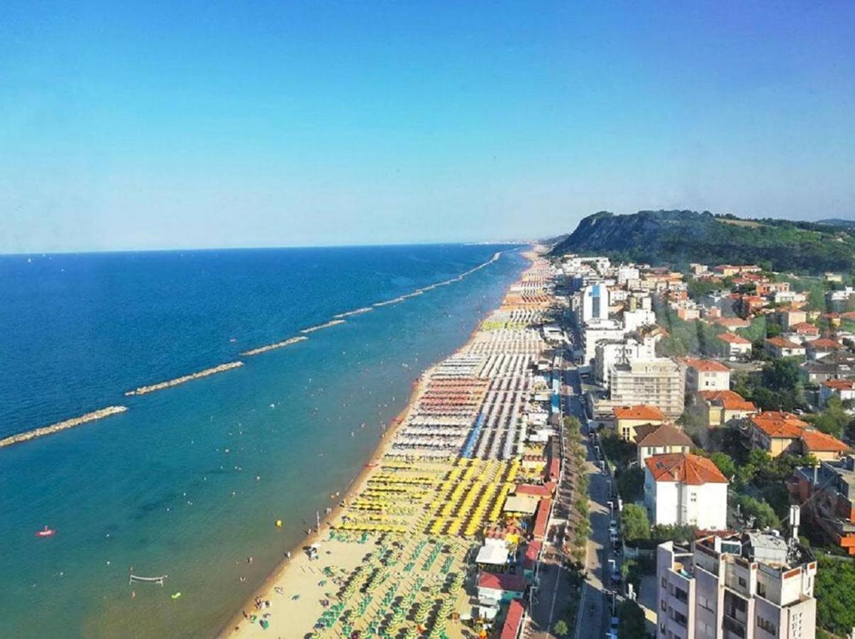 Casa Gramsci Luxury Apartment Пезаро Экстерьер фото
