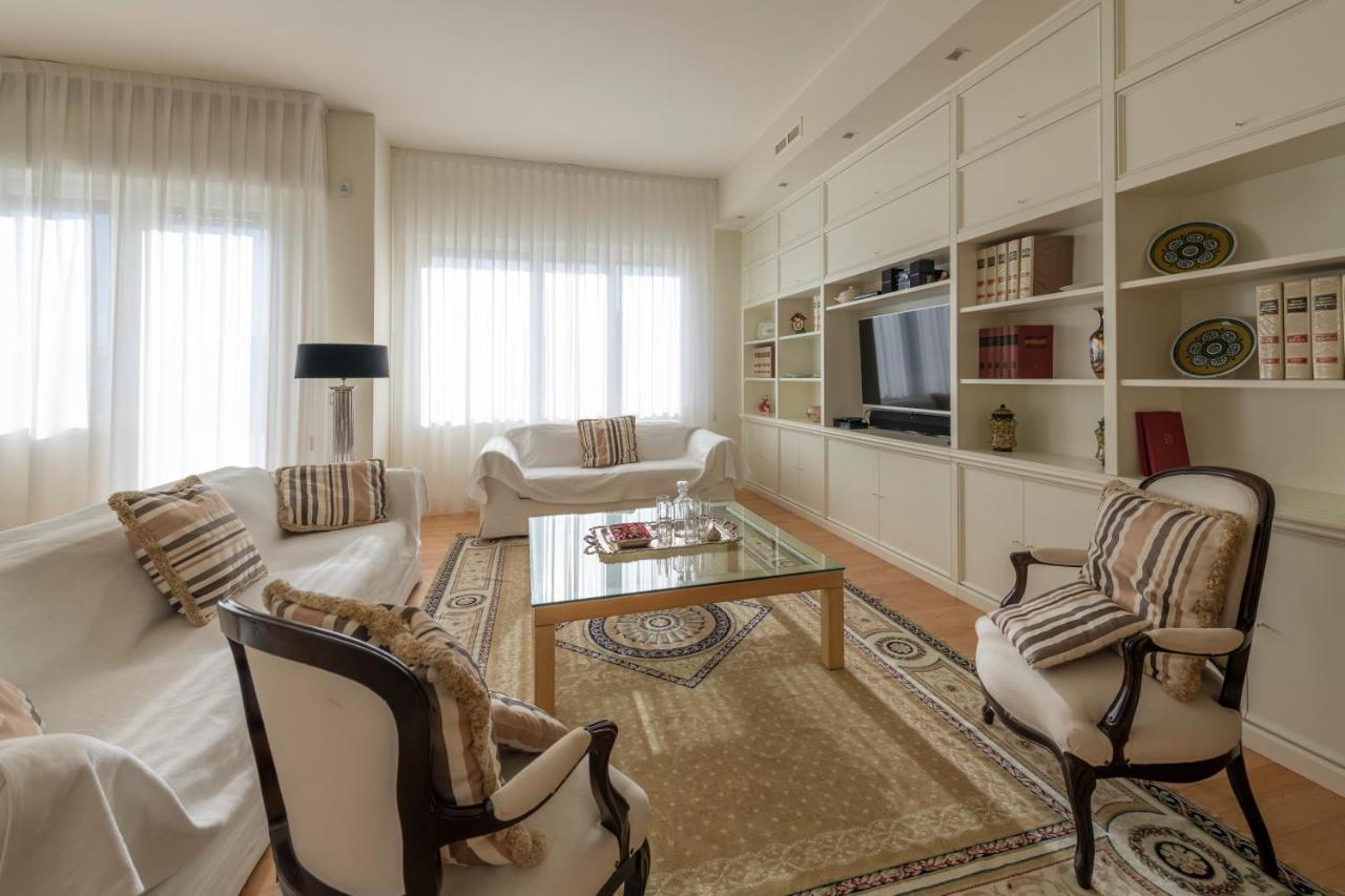 Casa Gramsci Luxury Apartment Пезаро Экстерьер фото