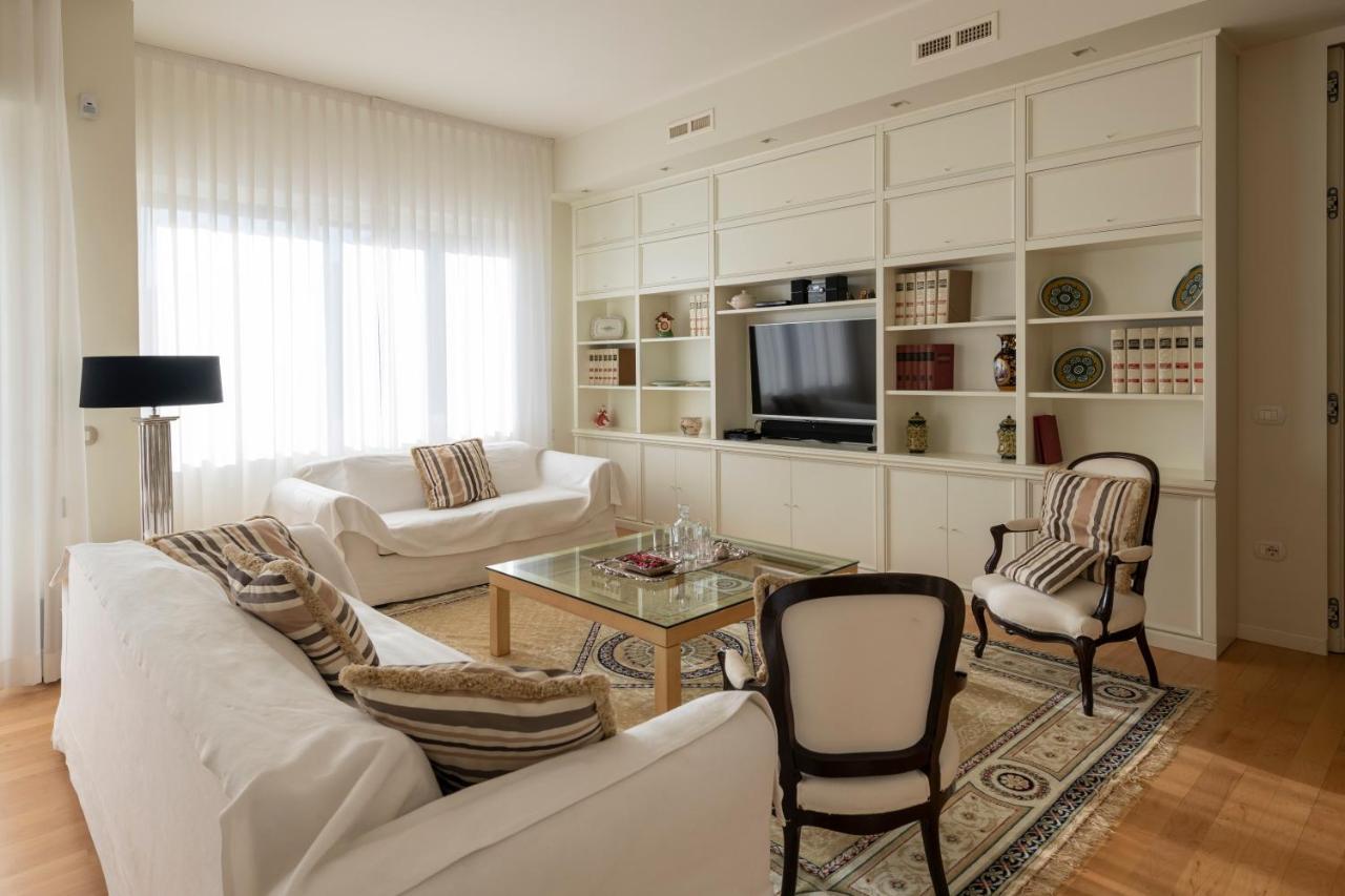 Casa Gramsci Luxury Apartment Пезаро Экстерьер фото