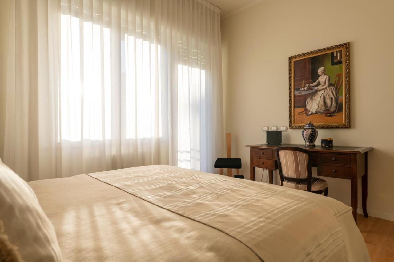 Casa Gramsci Luxury Apartment Пезаро Экстерьер фото