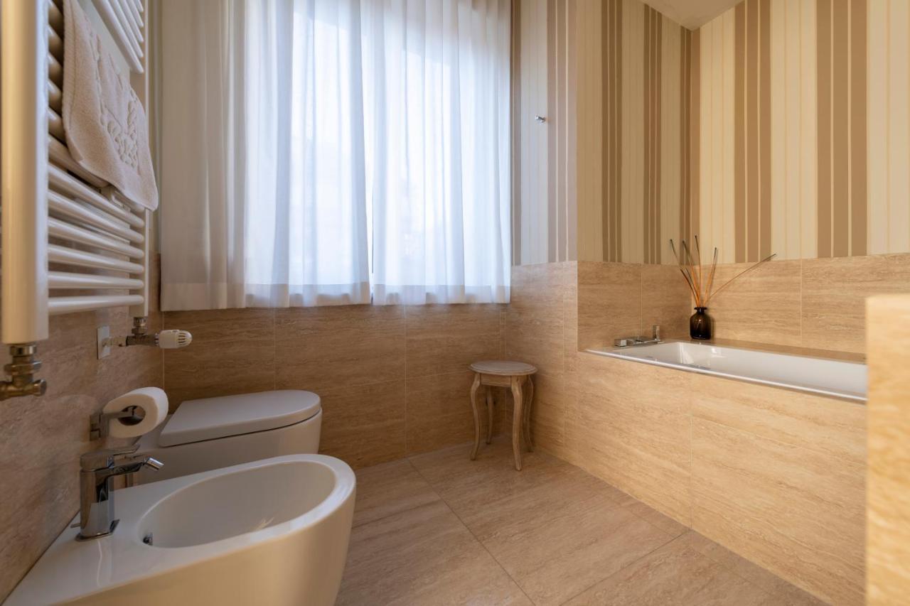 Casa Gramsci Luxury Apartment Пезаро Экстерьер фото